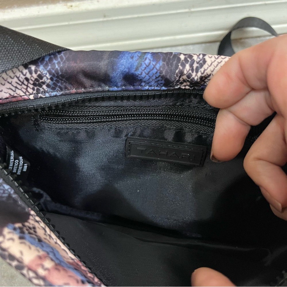 Tahari Monroe Crossbody bag snakeskin print. - Picture 7 of 7